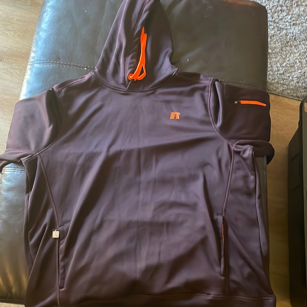Russell XL Hoodie with pocket. Size XL